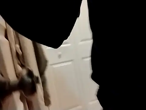 Snapshot of burby79 chatting on 12/04/25, 07:28 burby79 online show from 12/04/25, 07:28