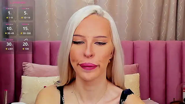 KailaCrystall online show from 12/14/25, 01:33