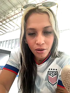 KIMBERLYPULIDO online show from 11/04/25, 08:52