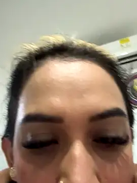 KIMBERLYPULIDO online show from 11/13/25, 09:25