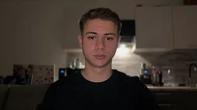 Snapshot of Lance_Belll chatting on 10/24/25, 04:25 Lance Belll online show from 10/24/25, 04:25