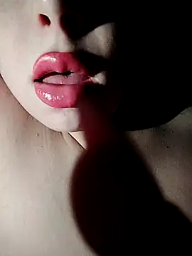 Loveyoudearxq online show from 11/23/25, 02:39