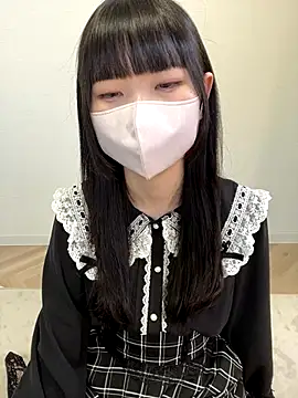 Snapshot of Reina_cute_00_ chatting on 11/22/25, 04:00 Reina cute 00 online show from 11/22/25, 04:00