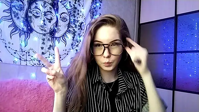 Snapshot of VETT_KITTY chatting on 10/26/25, 06:08 VETT KITTY online show from 10/26/25, 06:08
