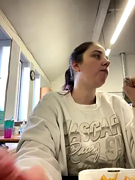 Snapshot of YourFrenchFeliciexo chatting on 11/29/25, 02:20 YourFrenchFeliciexo online show from 11/29/25, 02:20