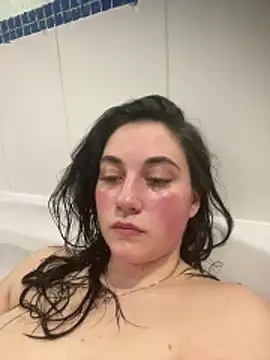 Snapshot of YourFrenchFeliciexo chatting on 12/16/25, 08:14 YourFrenchFeliciexo online show from 12/16/25, 08:14