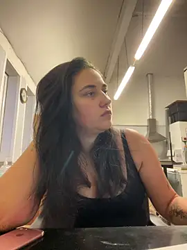 Snapshot of YourFrenchFeliciexo chatting on 12/18/25, 04:13 YourFrenchFeliciexo online show from 12/18/25, 04:13