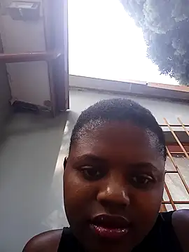 Snapshot of SexySlender_ chatting on 10/28/25, 01:03 SexySlender online show from 10/28/25, 01:03