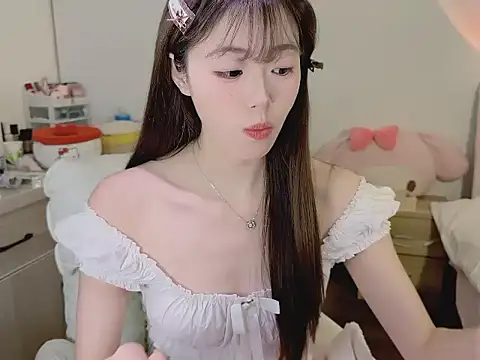 Snapshot of Onecutelittle chatting on 12/16/25, 12:37 Onecutelittle online show from 12/16/25, 12:37
