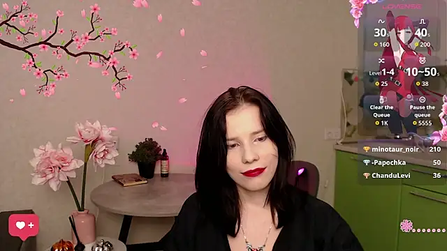 Snapshot of Mell_Hyees chatting on 11/14/25, 04:06 Mell Hyees online show from 11/14/25, 04:06