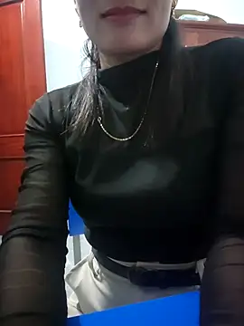 Snapshot of Miube2k chatting on 10/31/25, 05:41 Miube2k online show from 10/31/25, 05:41