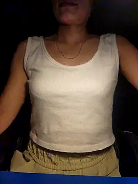 Snapshot of Miube2k chatting on 11/02/25, 03:03 Miube2k online show from 11/02/25, 03:03