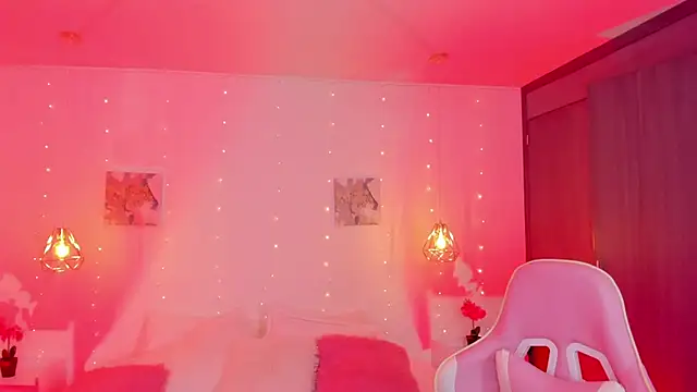 cherryvixen  online show from 10/28/25, 06:17