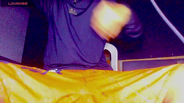 Snapshot of Anaconda_larga chatting on 02/02/26, 01:21 Anaconda larga online show from 02/02/26, 01:21