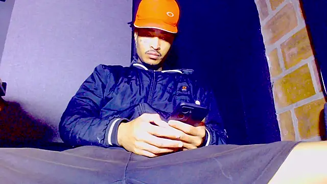 Snapshot of Anaconda_larga chatting on 02/15/26, 02:47 Anaconda larga online show from 02/15/26, 02:47