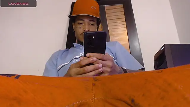 Snapshot of Anaconda_larga chatting on 05/27/26, 12:13 Anaconda larga online show from 05/27/26, 12:13