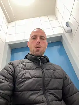 Rotteei1 online show from 10/29/25, 09:33