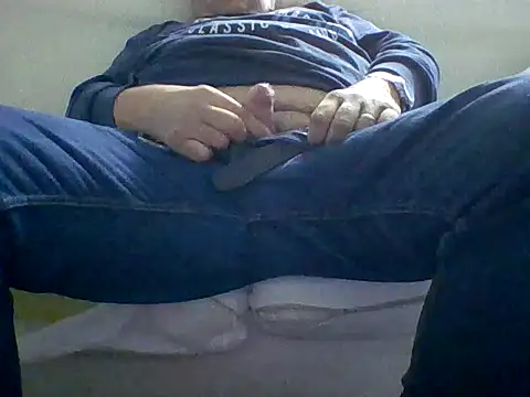 Snapshot of stefistefi8097 chatting on 10/22/25, 06:18 stefistefi8097 online show from 10/22/25, 06:18