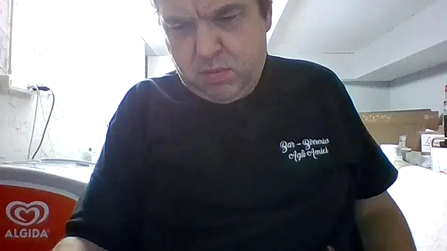 Snapshot of stefistefi8097 chatting on 11/20/25, 07:35 stefistefi8097 online show from 11/20/25, 07:35