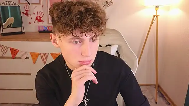 crisp1n online show from 10/29/25, 03:36