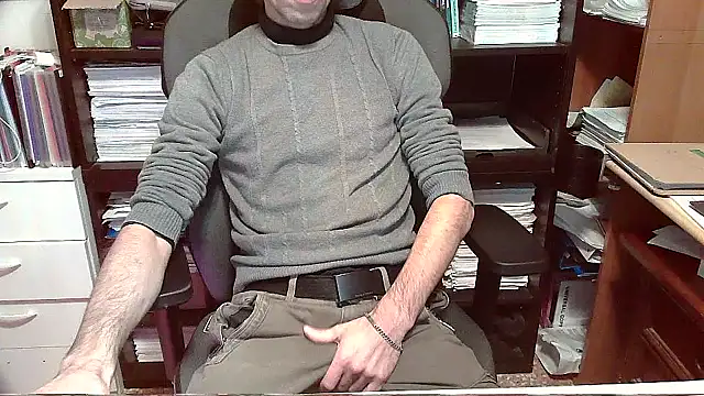 Snapshot of topg84 chatting on 11/11/25, 06:08 topg84 online show from 11/11/25, 06:08