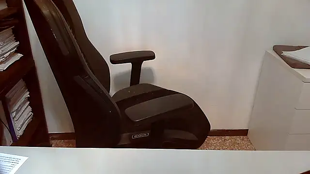 Snapshot of topg84 chatting on 12/03/25, 07:05 topg84 online show from 12/03/25, 07:05