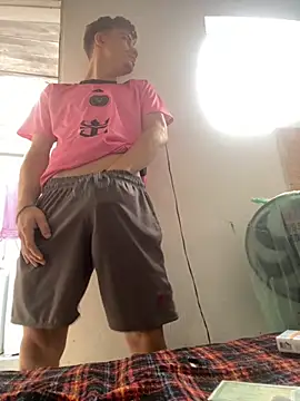 Snapshot of Ryannxyz chatting on 10/18/25, 05:25 Ryannxyz online show from 10/18/25, 05:25