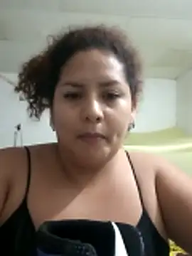 Snapshot of chikis12_ chatting on 11/26/25, 05:19 chikis12 online show from 11/26/25, 05:19