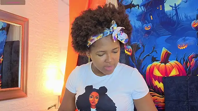 Snapshot of TianaLaRoux chatting on 10/23/25, 11:20 TianaLaRoux online show from 10/23/25, 11:20