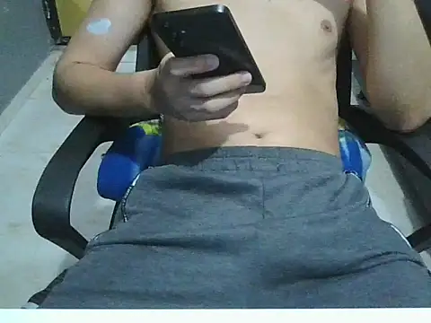 leo  bunny online show from 11/08/25, 11:47