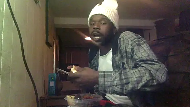 Snapshot of misterincred chatting on 12/01/25, 03:11 misterincred online show from 12/01/25, 03:11