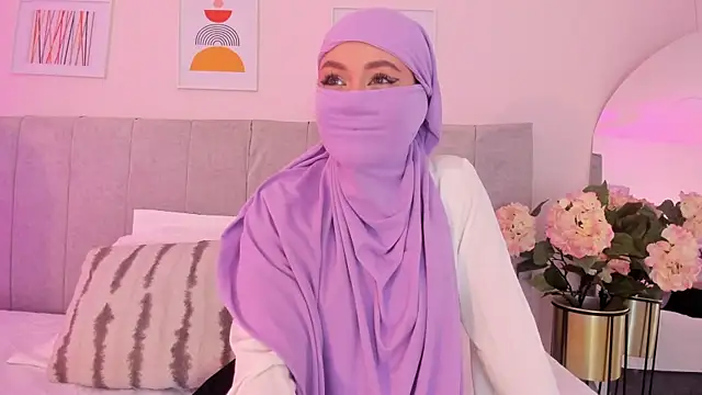 fatiima  online show from 10/21/25, 07:14