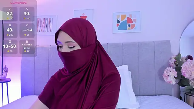 Snapshot of fatiima_ chatting on 11/03/25, 07:04 fatiima online show from 11/03/25, 07:04