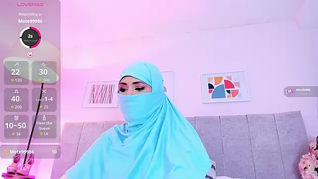 Snapshot of fatiima_ chatting on 11/04/25, 07:13 fatiima online show from 11/04/25, 07:13