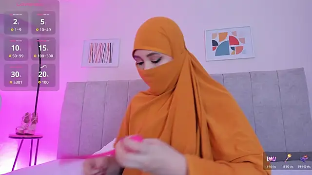 Snapshot of fatiima_ chatting on 11/07/25, 07:03 fatiima online show from 11/07/25, 07:03