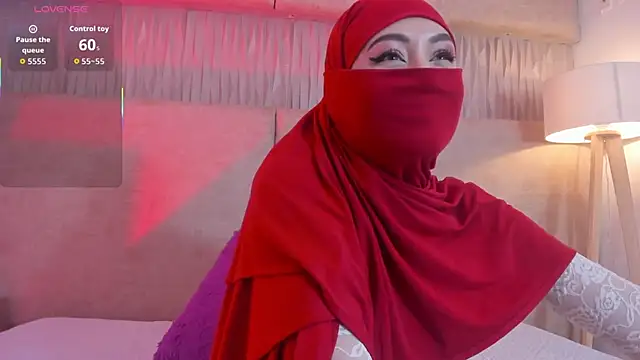 Snapshot of fatiima_ chatting on 11/15/25, 02:02 fatiima online show from 11/15/25, 02:02