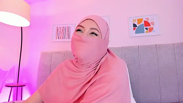 Snapshot of fatiima_ chatting on 11/17/25, 07:08 fatiima online show from 11/17/25, 07:08