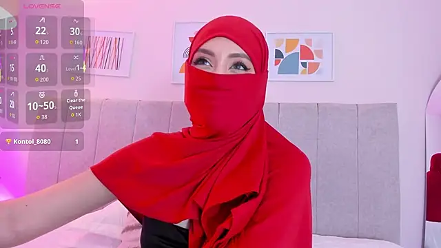 Snapshot of fatiima_ chatting on 11/18/25, 07:07 fatiima online show from 11/18/25, 07:07