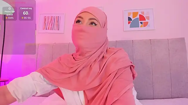 Snapshot of fatiima_ chatting on 11/21/25, 07:01 fatiima online show from 11/21/25, 07:01