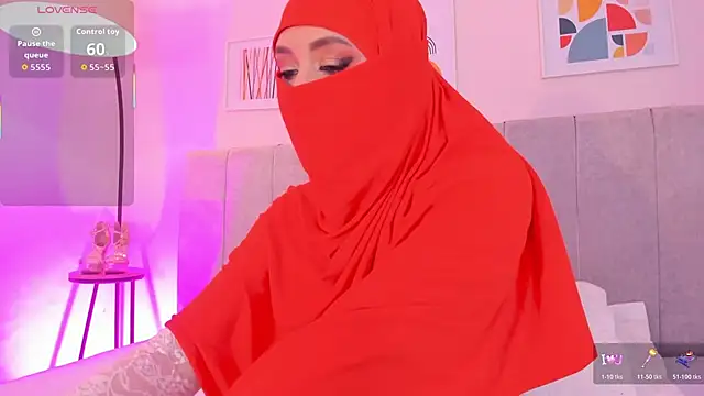 Snapshot of fatiima_ chatting on 12/02/25, 07:09 fatiima online show from 12/02/25, 07:09