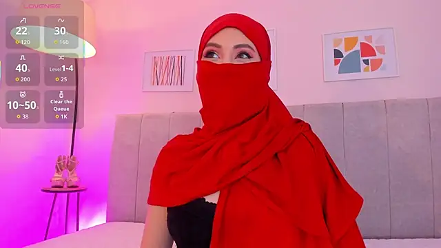 Snapshot of fatiima_ chatting on 12/04/25, 07:11 fatiima online show from 12/04/25, 07:11