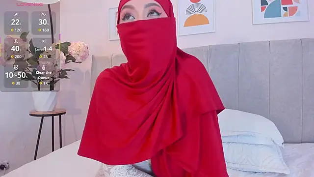 Snapshot of fatiima_ chatting on 12/13/25, 07:53 fatiima online show from 12/13/25, 07:53