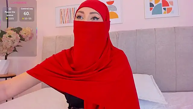 Snapshot of fatiima_ chatting on 12/17/25, 07:20 fatiima online show from 12/17/25, 07:20