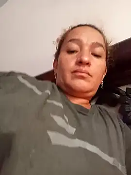 Snapshot of MilfTammyJones69 chatting on 10/26/25, 01:17 MilfTammyJones69 online show from 10/26/25, 01:17