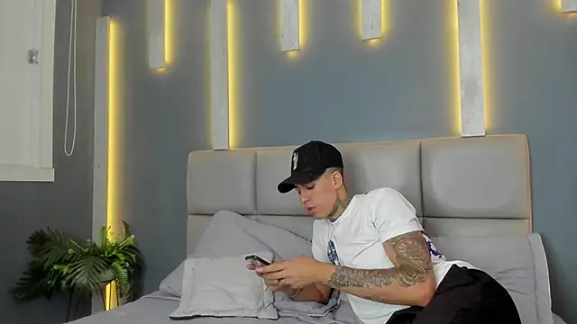 ArohomLester online show from 11/22/25, 11:09