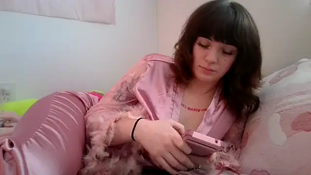 Snapshot of Trickylucy555 chatting on 11/18/25, 04:33 Trickylucy555 online show from 11/18/25, 04:33