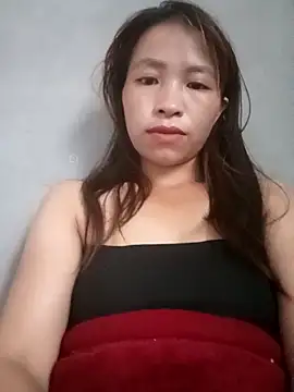 Snapshot of -Pearl- chatting on 10/20/25, 05:19 -Pearl- online show from 10/20/25, 05:19