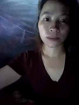 Snapshot of -Pearl- chatting on 10/21/25, 01:23 -Pearl- online show from 10/21/25, 01:23