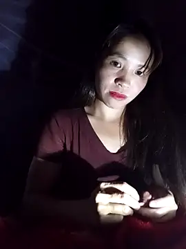 Snapshot of -Pearl- chatting on 10/29/25, 01:35 -Pearl- online show from 10/29/25, 01:35