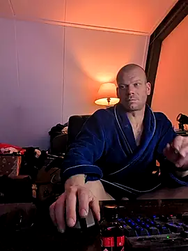 Snapshot of Kinky_Play1 chatting on 01/07/26, 08:11 Kinky Play1 online show from 01/07/26, 08:11